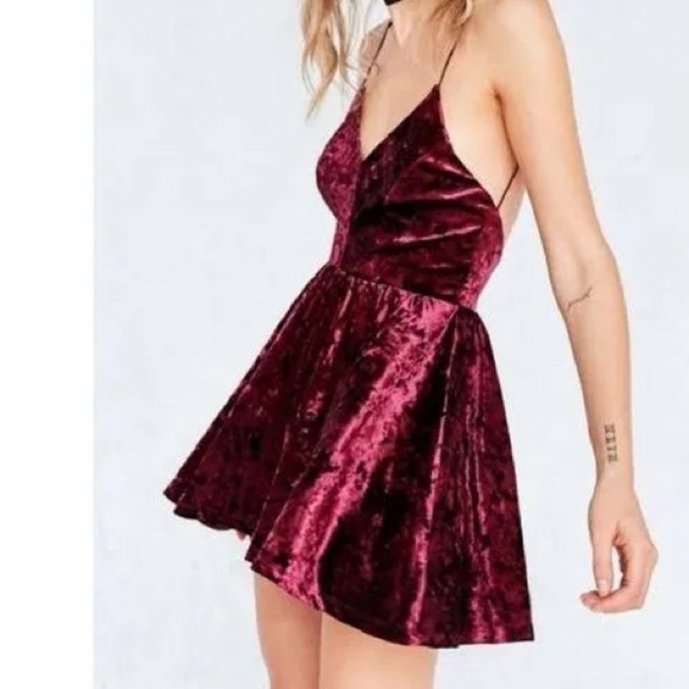 Silence + Noise Velvet Mini Dress in Deep Burgundy